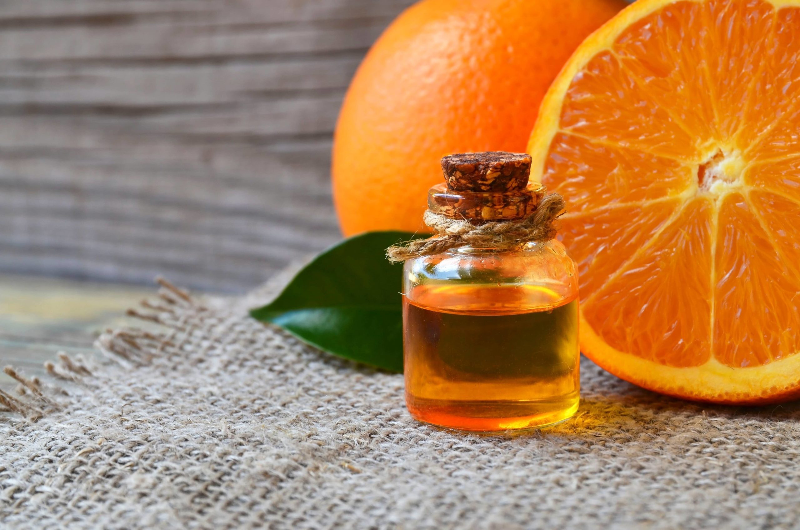 Les merveilleux bienfaits de l’huile essentielle d’orange douce pour votre peau